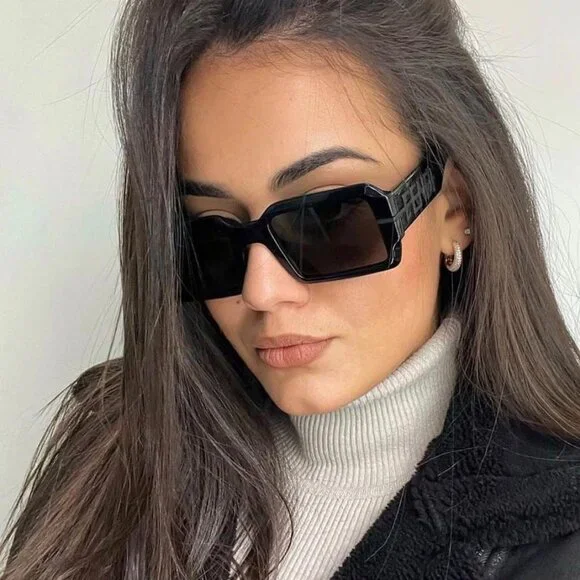 Fendi FE40073U 50E FENDI GRAPHY Rectangle Sunglasses - Brown